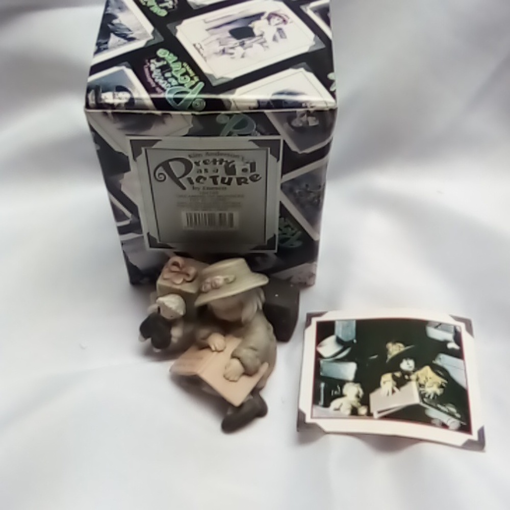 Pretty as a picture Kim Anderson by Enesco "Dreaming of wonders yet to come" box